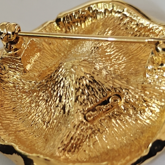 RARE Dior Camellia Flower Brooch Matte Yellow Gold - Picture 3 of 5